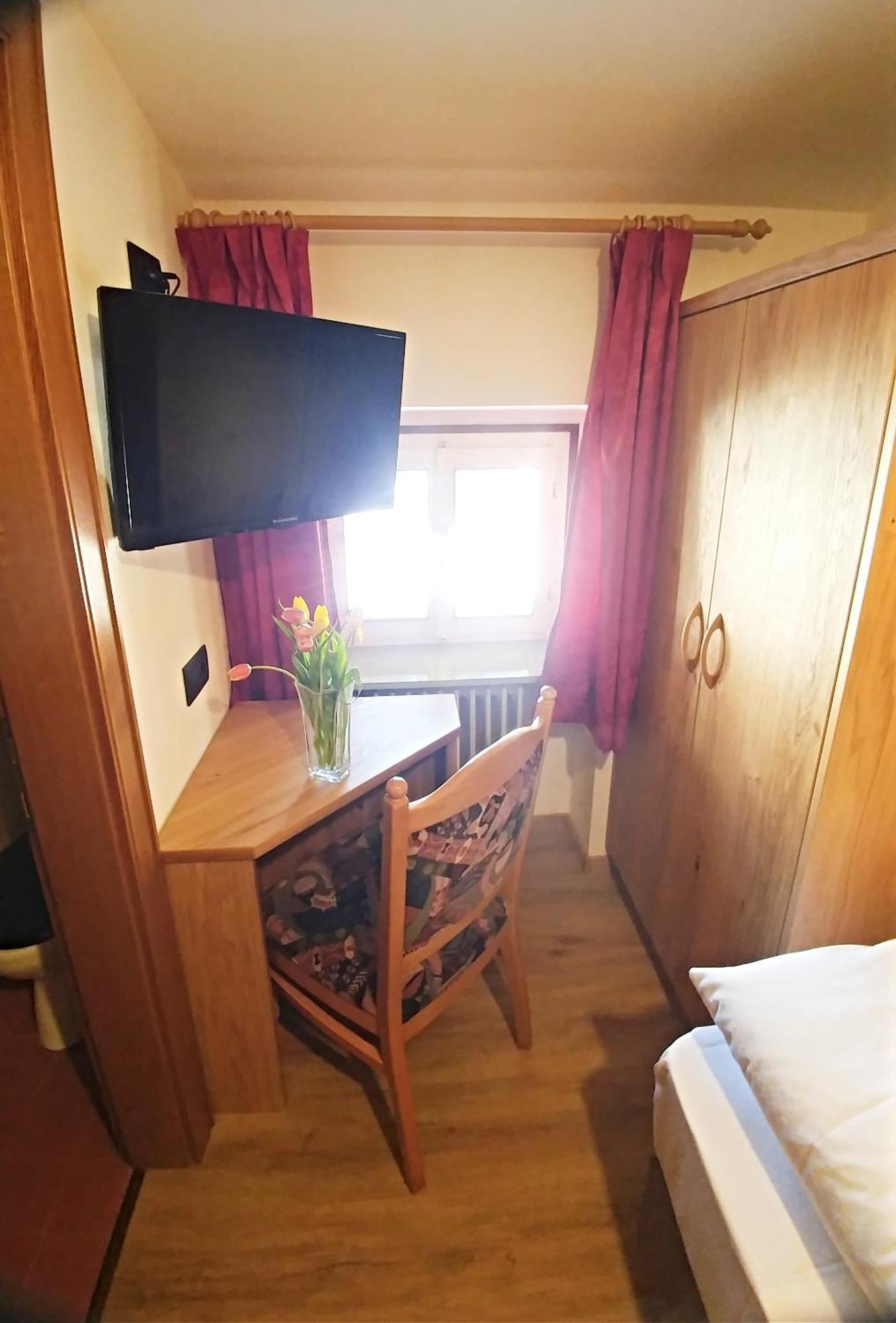 Bed and Breakfast Garni Gabrieli Корвара-ін-Бадія Номер фото